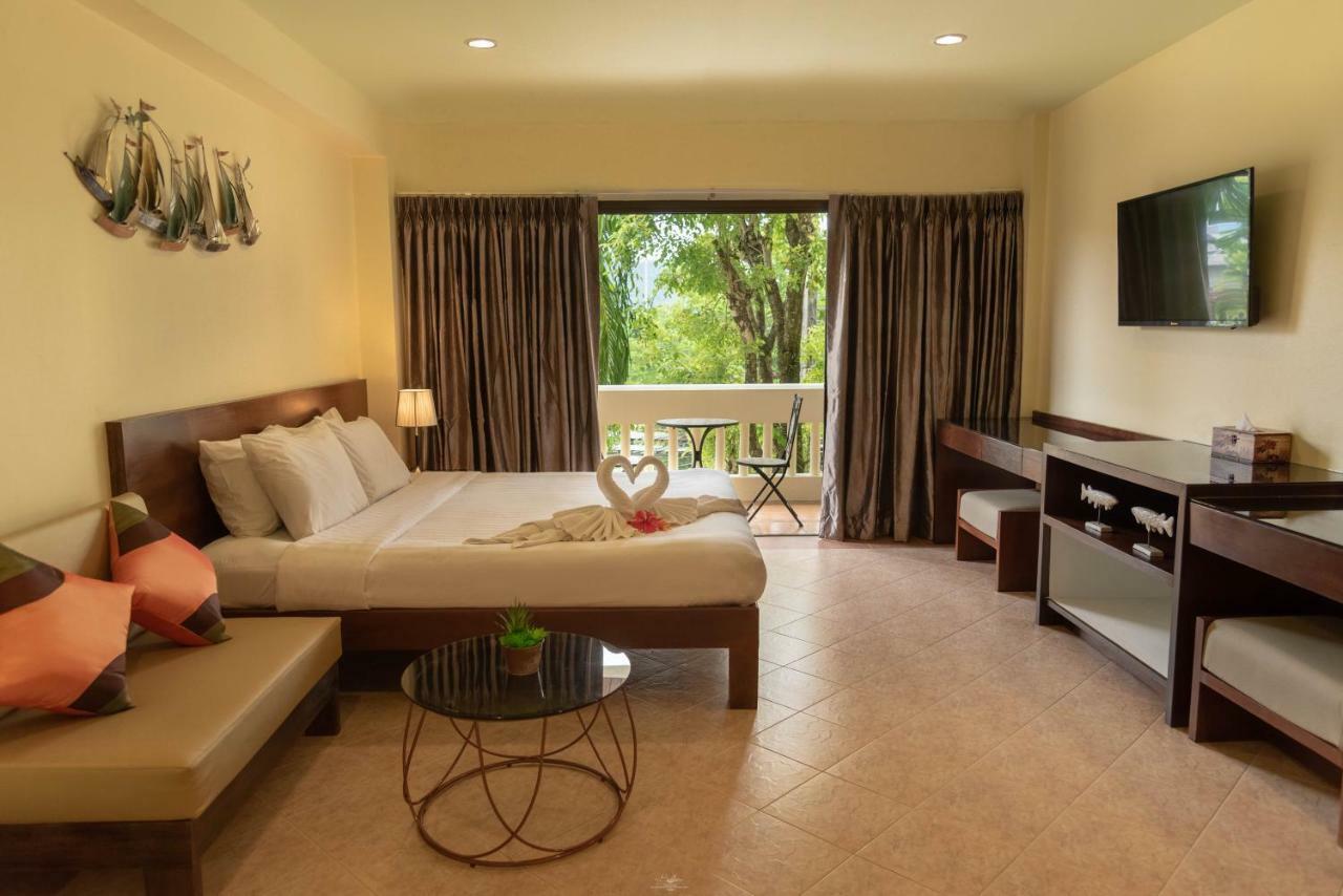 Park 38 Hotel - Sha Plus Phuket Kültér fotó